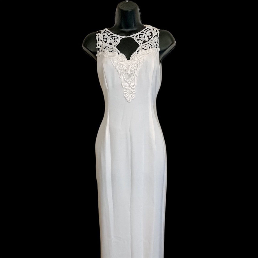 Vintage 1980s Wedding Dress - Picture 4 of 16